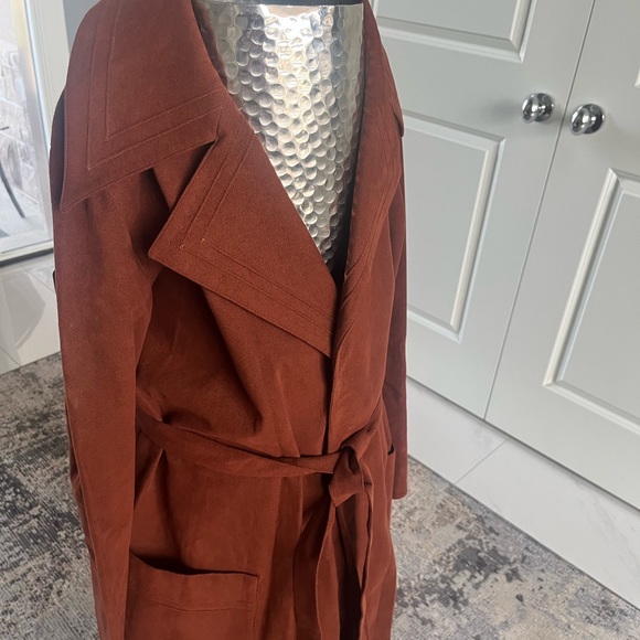 A fabulous vintage 1970s rust coloured ultra suede wrap coat by famous bridling - Picture 10 of 16